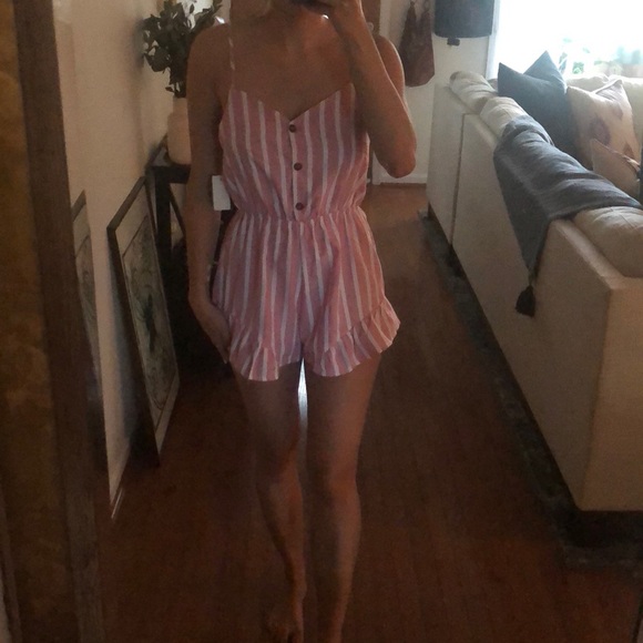 Romper - Picture 2 of 4